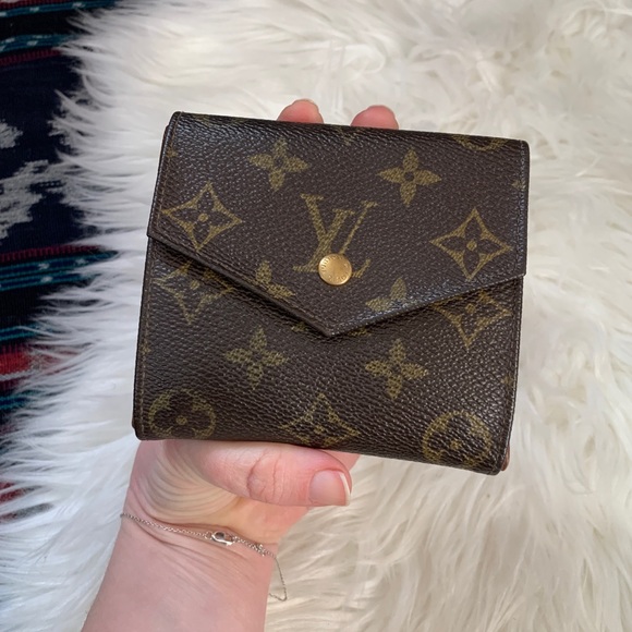 Louis Vuitton Handbags - Louis Vuitton bifold vintage Monogram Wallet purse
